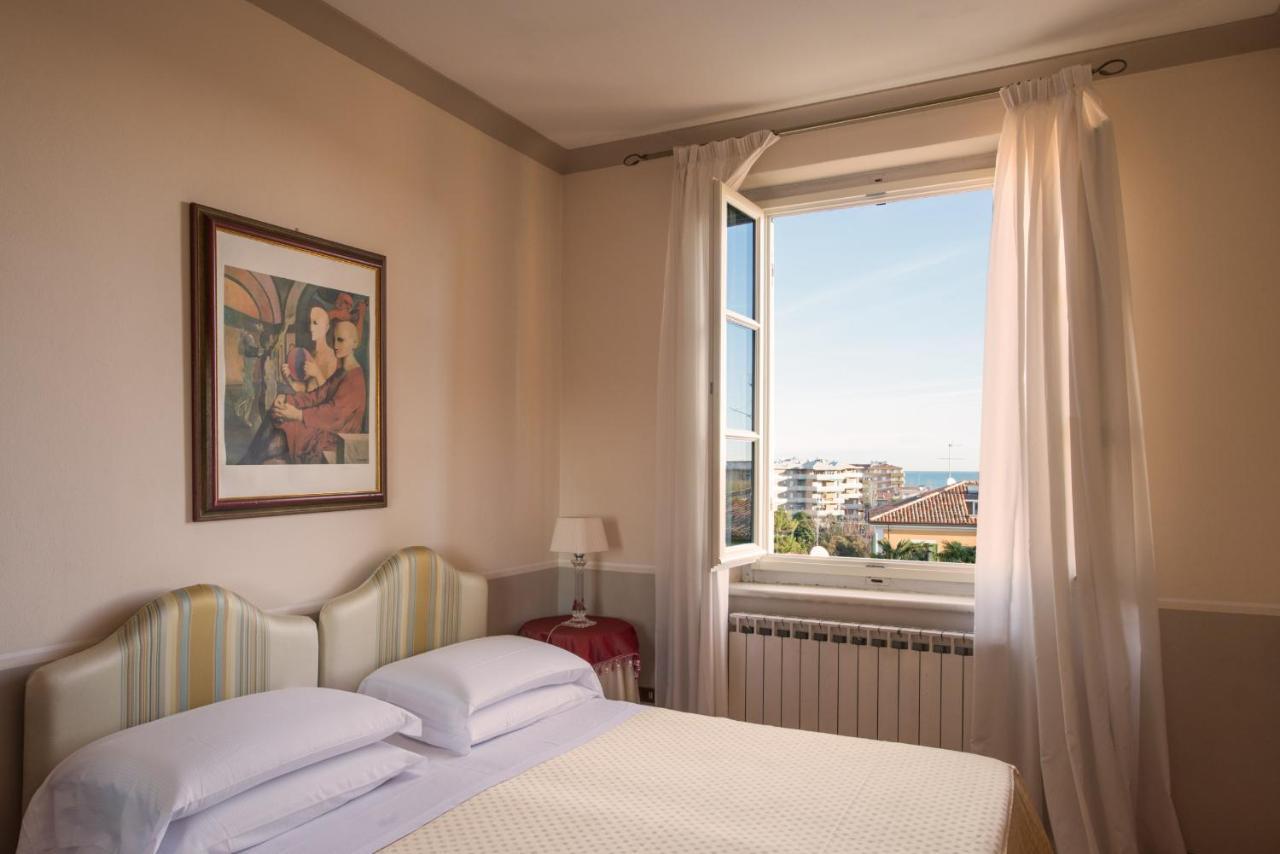 ホテル Palazzo Rotati ファーノ エクステリア 写真
